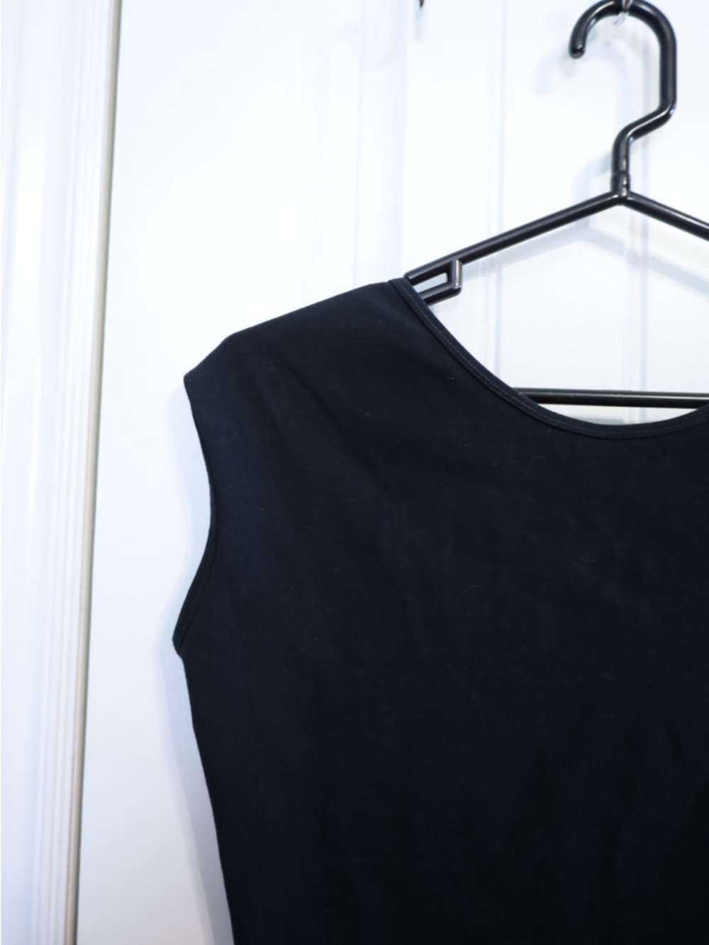 Aritzia Tna Hold-It™ Times T-Shirt in Black Womens Size Large - Picture 5 of 10
